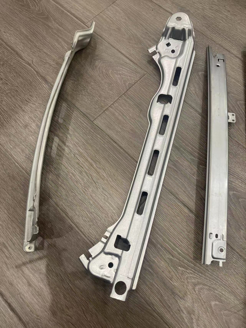 Trilho deslizante automático de duas seções Gaveta Trilho deslizante comum Rolo silencioso parede Armário Trilho deslizante trilho de vidro